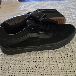 Vans Black Sneakers with Classic Design
